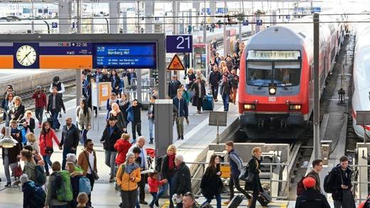 An den Bahnhöfen ertönt bald die Stimme von Heiko Grauel.