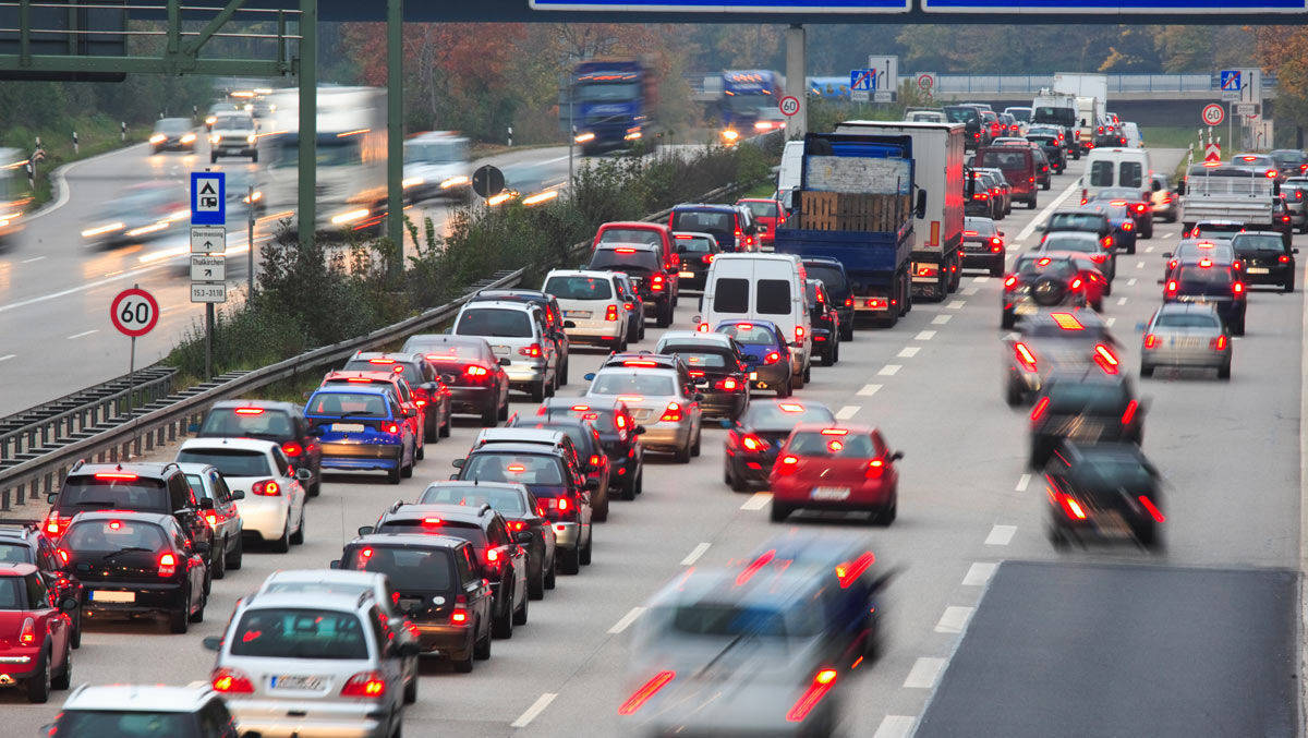 Zu lange Arbeitswege nerven viele Arbeitnehmer. 