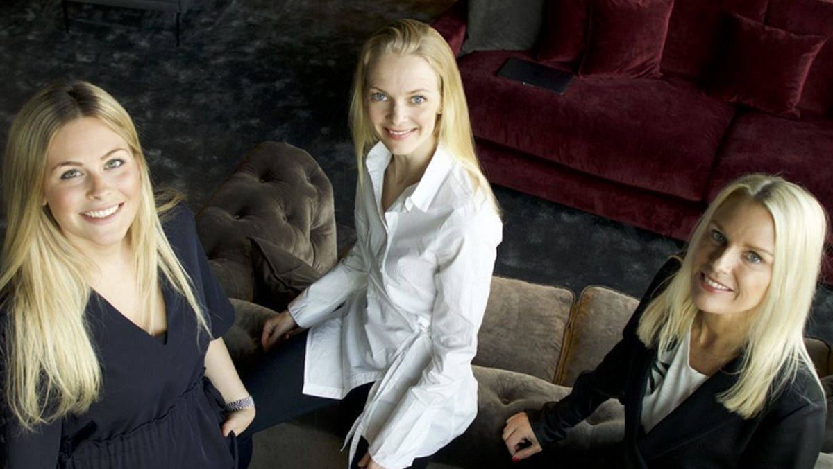 Führungs-Trio von United Screens: CEO Natalie Tideström Heidmark (l.), COO Nicolin Lillhage (M.), Mitgründerin Stina Bergfors.