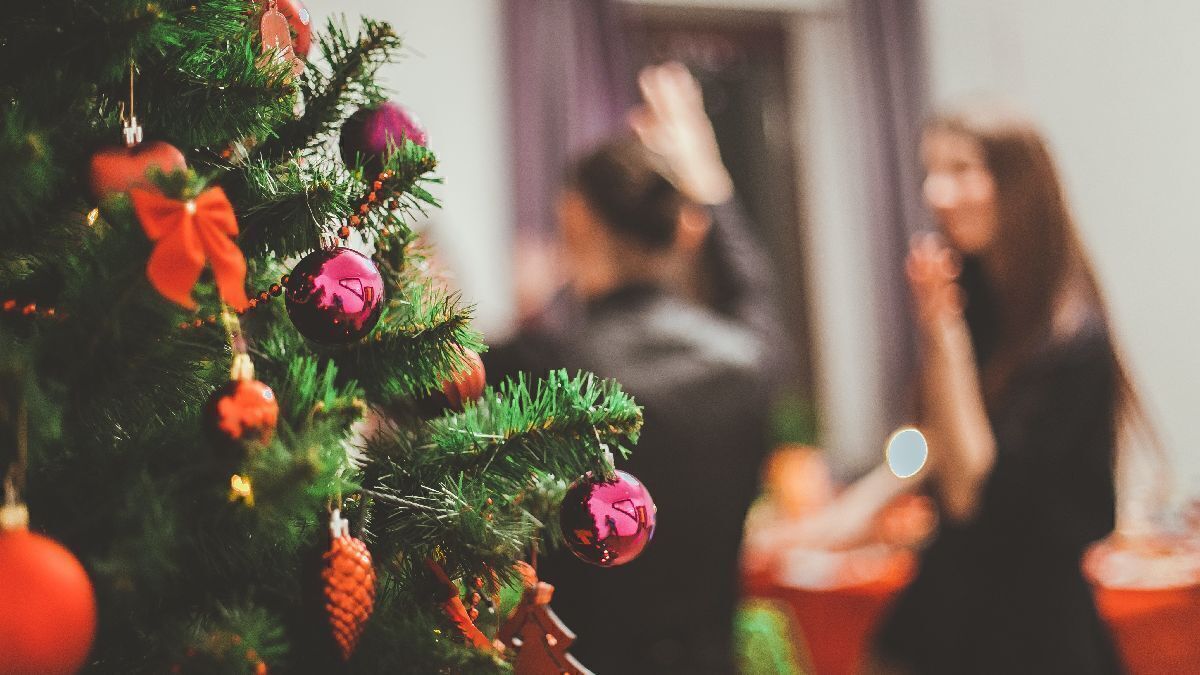 Https Www Wuv De Var Wuv Storage Images Werben Verkaufen Karriere Was Wird Dieses Jahr Aus Der Firmen Weihnachtsfeier 9911662 5 Ger De Was Wird Dieses Jahr Aus Der Firmen Weihnachtsfeier6 Reference Jpg