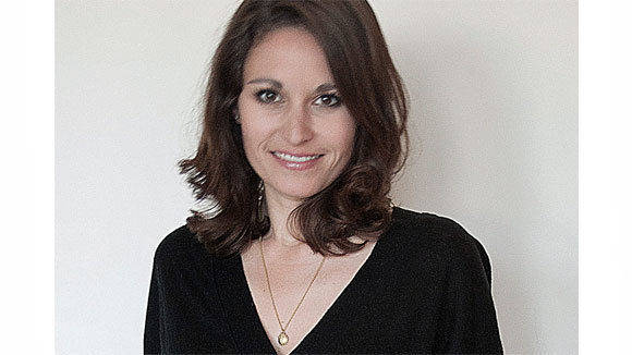 Regina Baierl wirkt nun fürs "Handelsblatt" und war zuletzt am Relaunch mehrerer Lufthansa-Magazine beteiligt.