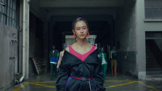 Die japanische Influencerin Lala Takahashi in der chinesischen Adidas-Kampagne.