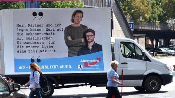 Schiefe Logik: die neue Kampagne der AfD Berlin. 