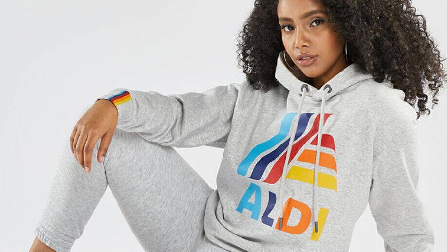 Hoodies mit Aldi-Logo sind gerade der letzte Schrei in der Modewelt
