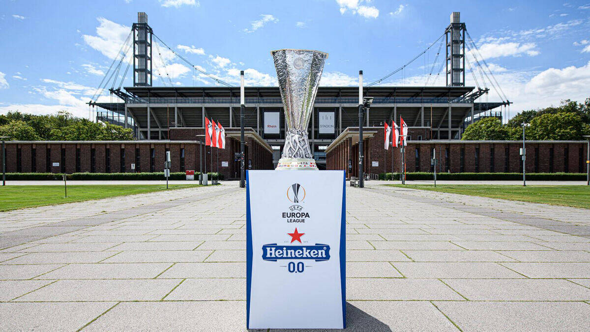 Heineken 0.0% und die Trophäe der UEFA Europa League