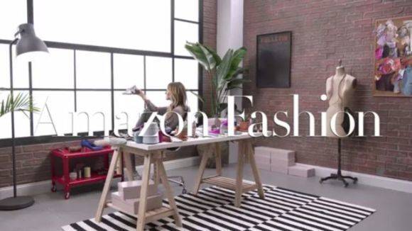 Sarah Jessica Parker in ihrem neuen Büro. Szene 1: der erste Arbeitstag bei Amazon Fashion