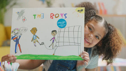 Die kleine Jade glaubt, in "The Boys" geht es um eine Fußballmannschaft.