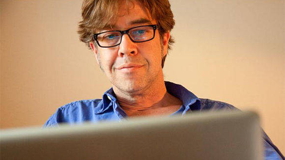 Peter Breuer arbeitet als Texter und Konzeptioner in Hamburg. Er ist Dozent an der Texterschmiede.
