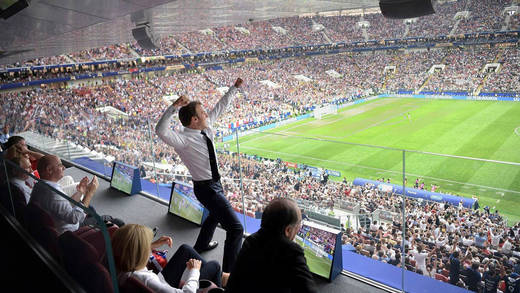Macron beim WM-Finale: Das Foto wurde offenbar direkt in der Loge aufgenommen. Foto: picture alliance/ZUMA Press