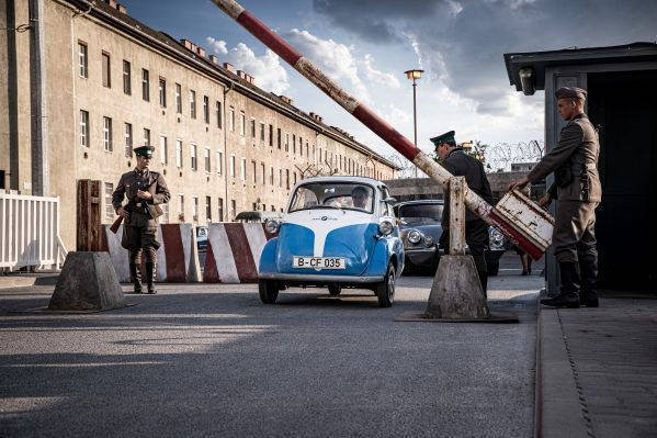 30 Jahre nach dem Fall der Berliner Mauer erzählt BMW in dem Film "The Small Escape" die Geschichte einer Flucht mit einer Isetta.