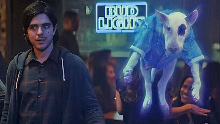 Bud light holte den Bullterrier Spuds MacKenzie für die Kampagne zum Super Bowl 2017 zurück.