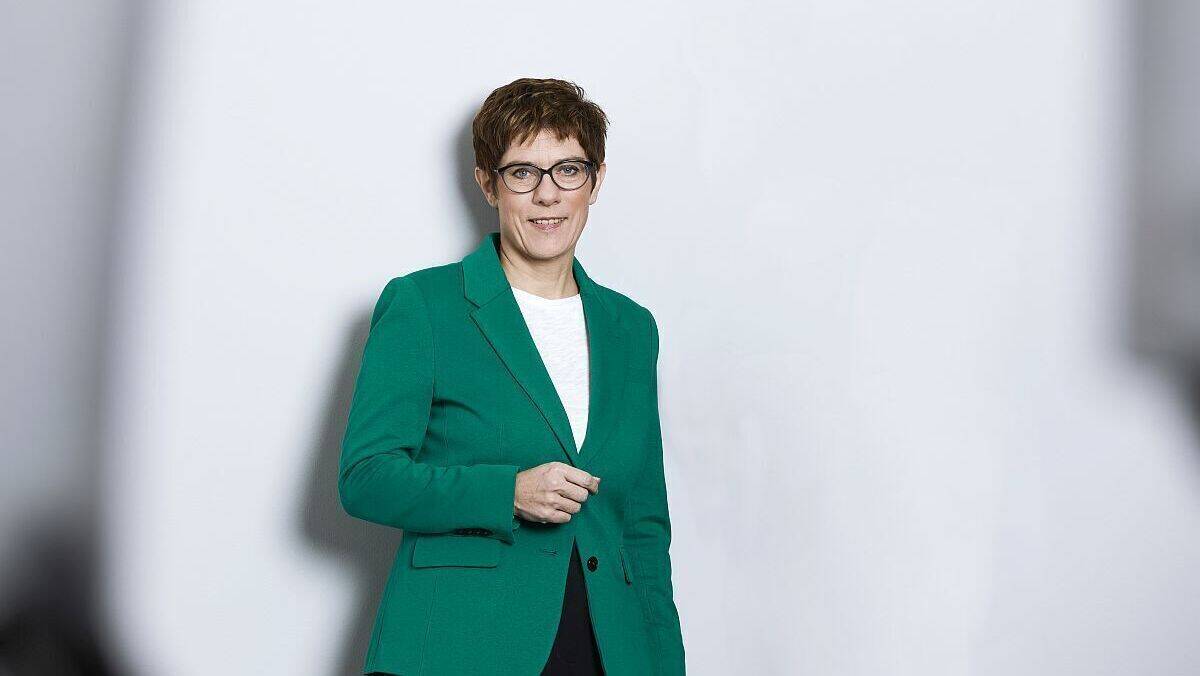 Die CDU-Vorsitzende Annegret Kramp-Karrenbauer sucht bereits nach einer Agentur für die Bundestagswahl, obwohl sie selbst bald geht.