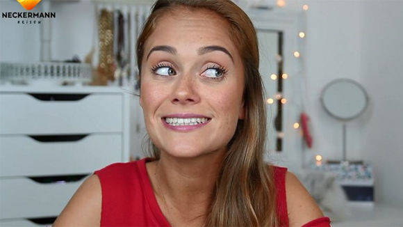 Influencerin Snukieful arbeitet für Neckermann Reisen.