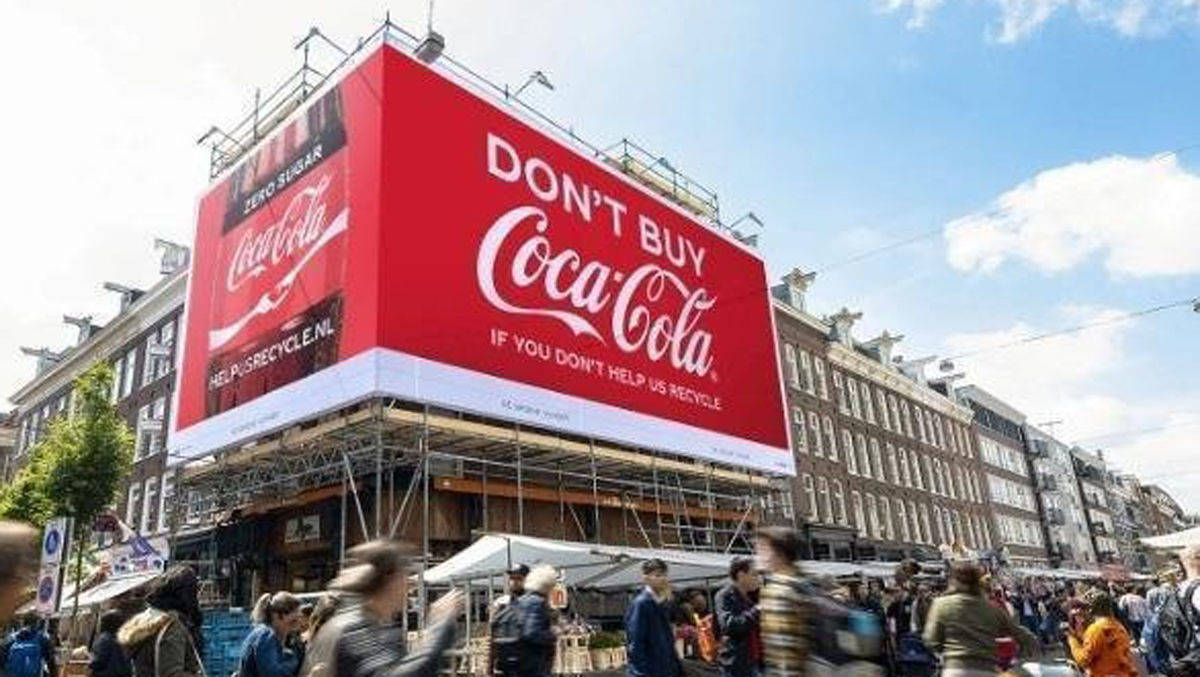 Plakat in den Niederlanden: Kauft keine Coca-Cola!