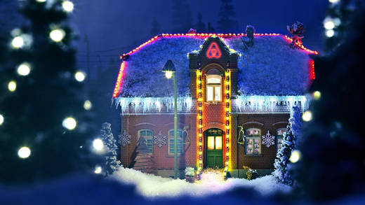 Gemütlich: Das klitzekleine Haus ist weihnachtlich geschmückt.