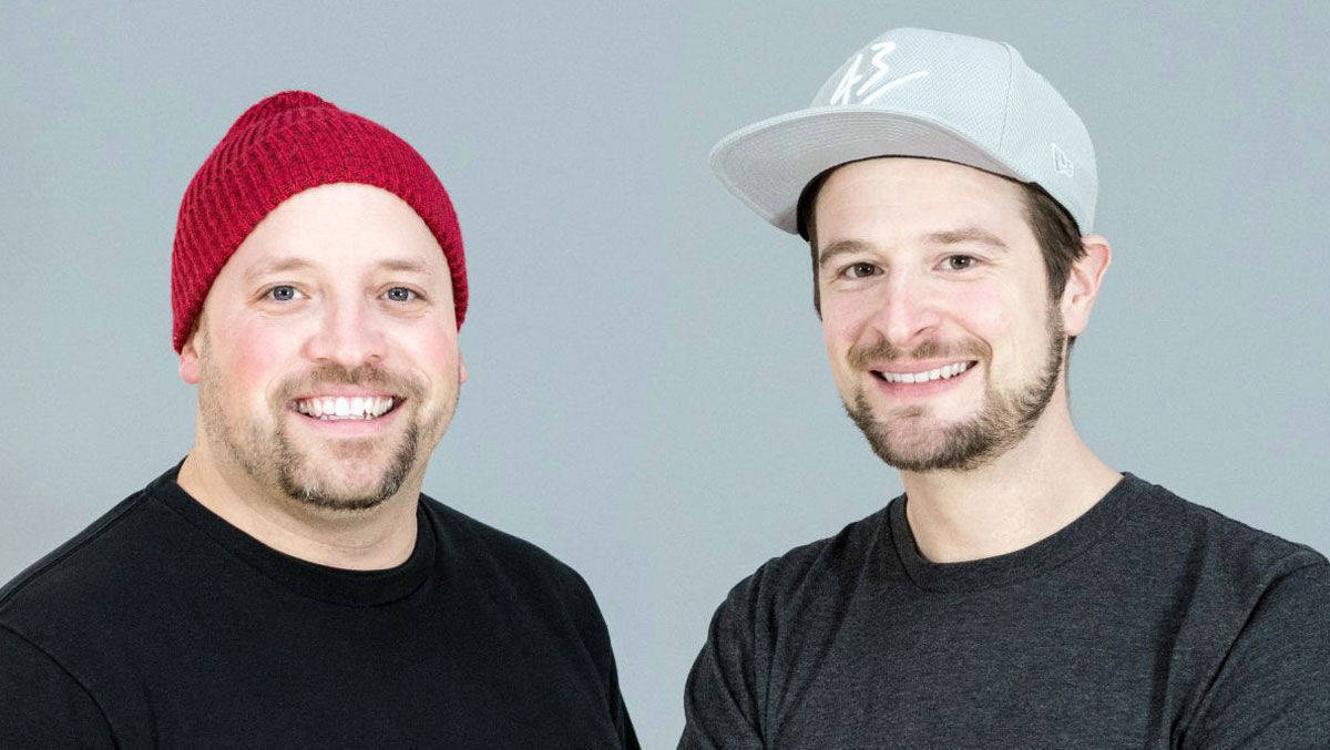 Große Sneaker- und Krimi-Fans: Mischa Krewer und Oliver Baumgart (r.) aus Fulda.