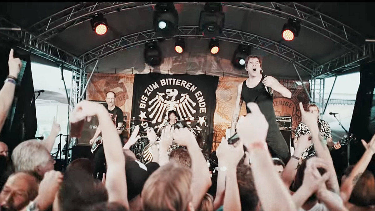 Die Toten Hosen beim Rheinkirmes-Auftritt im Uerige-Zelt.