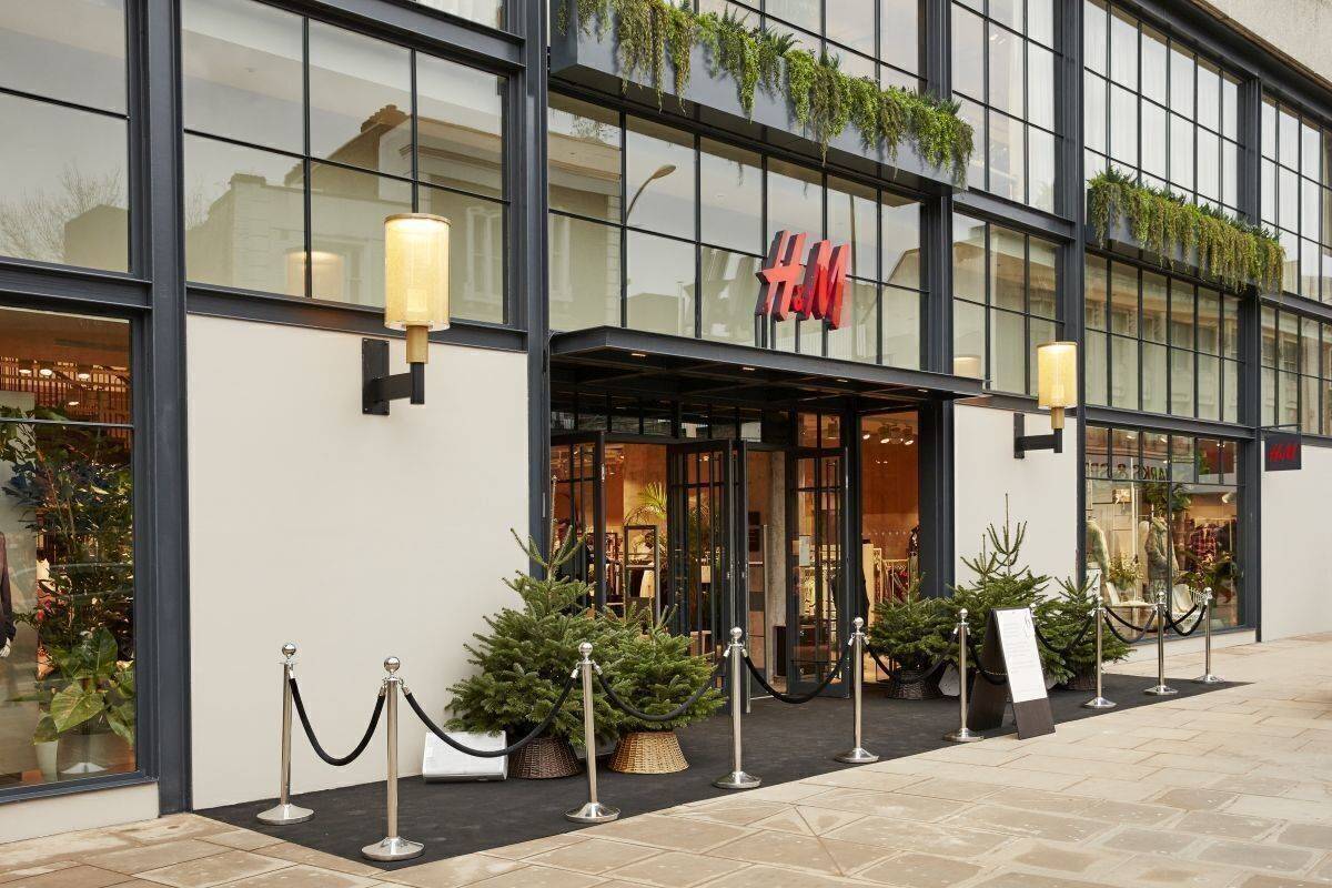 Offensichtlich ist es bei H&M nicht egal, welche Hautfarbe ihre Kund:innen haben.