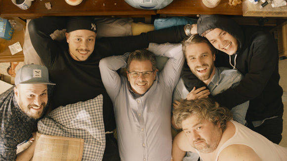 Das Dojo-Team mit Marketingchef Florian Resatsch.