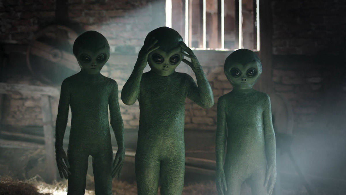 Unglaublich: Aliens werben für Ebay Kleinanzeigen. Kampagne von Dojo.