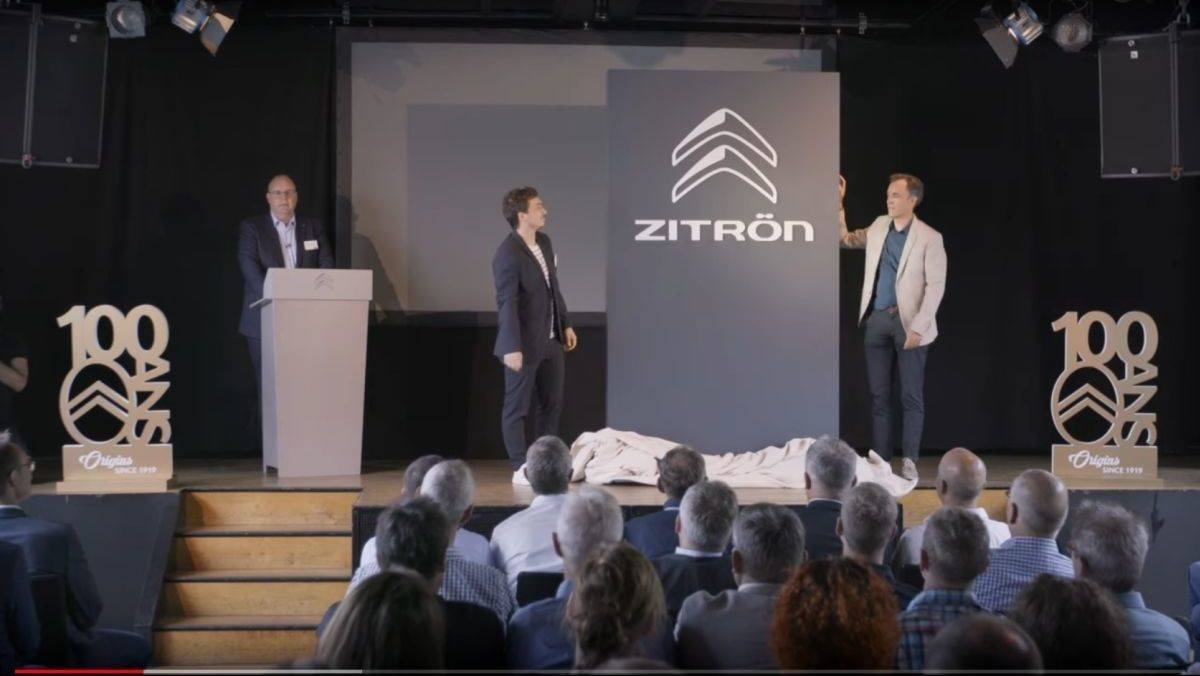 Wolfgang Schlimme, Deutschland-Geschäftsführer von Citroën (links), verkündet auf der Händlertagung die Umbenennung.