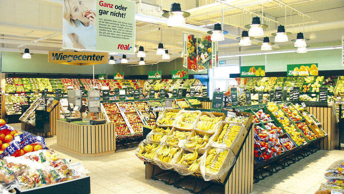 Edeka will einen Teil der Real-Märkte übernehmen.
