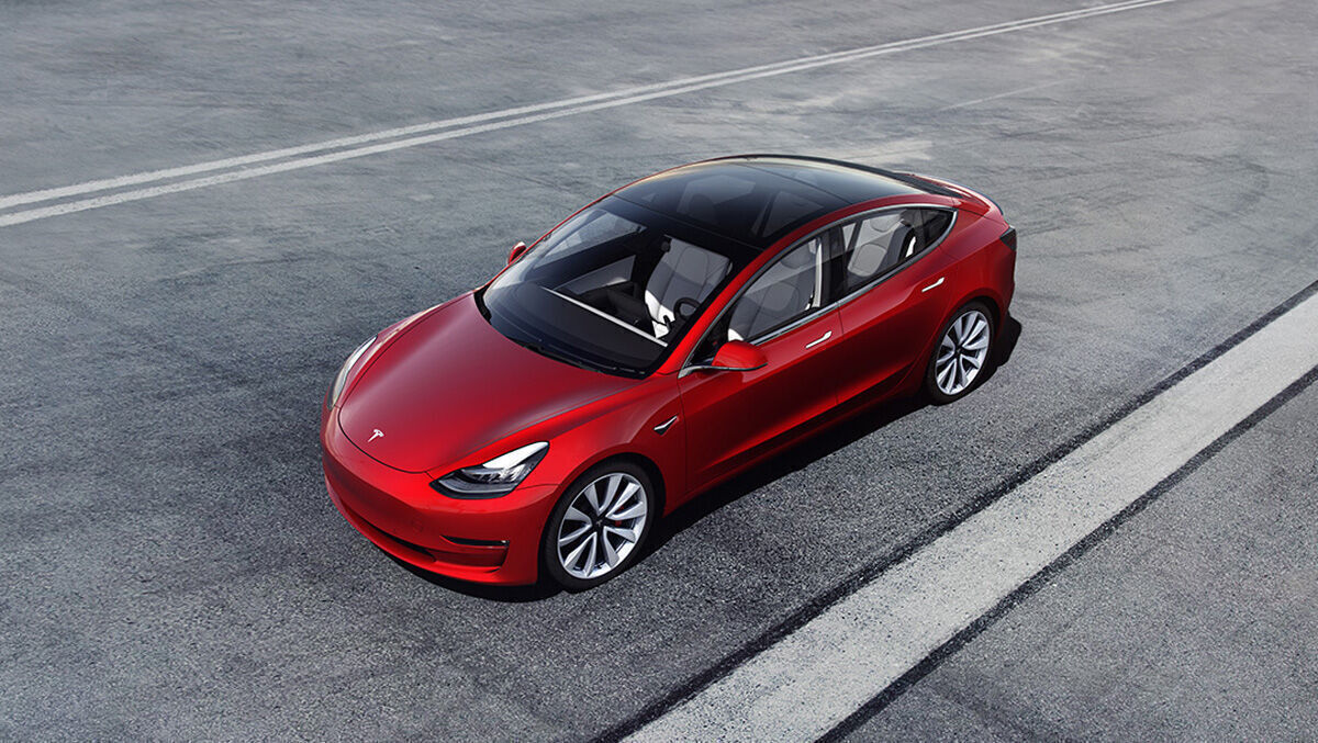 elon musk verspricht schnappchen tesla w v