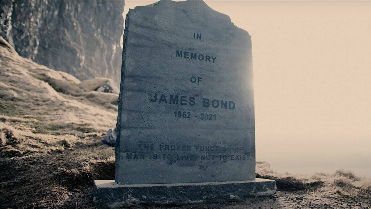 Eine Zeit, zu sterben: An dem Ort auf den Färöern, an dem James Bond sein Ende fand, steht nun ein Grabstein.