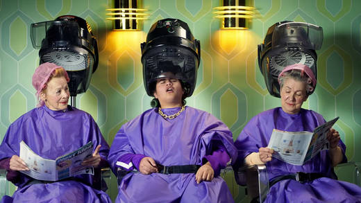Sicherheitsgurte - im Video von Air New Zealand.