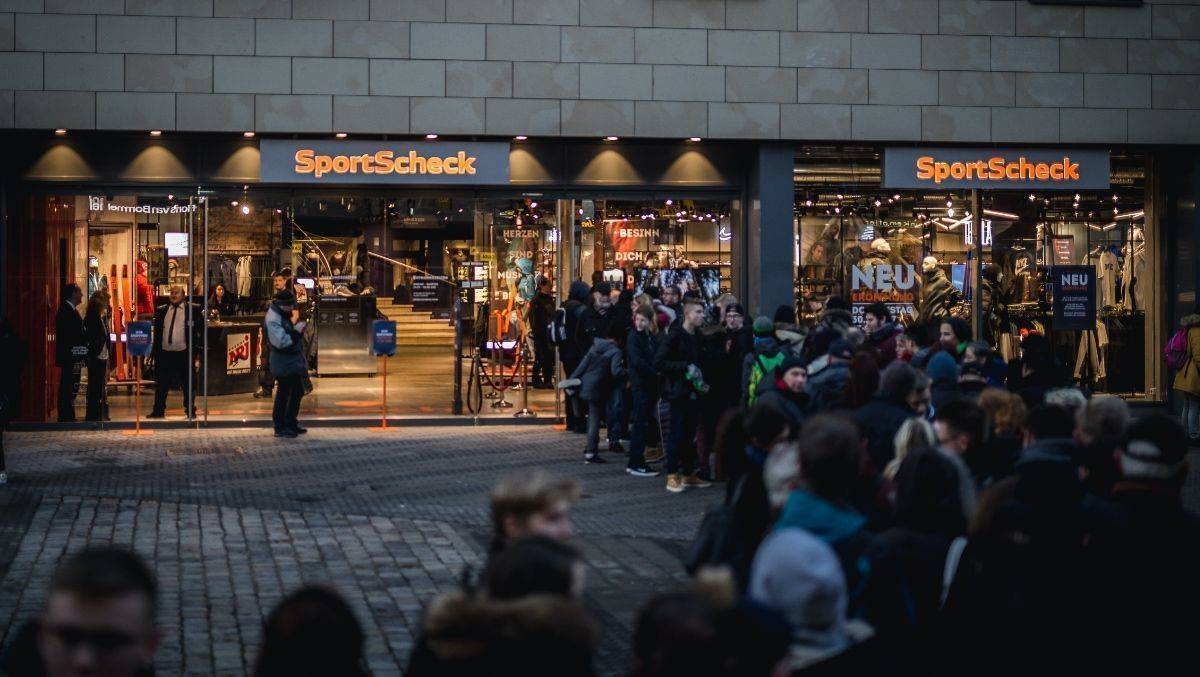 Zu viel los? Sportscheck wehrt sich gerichtlich gegen 800-Quadratmeter-Grenze.