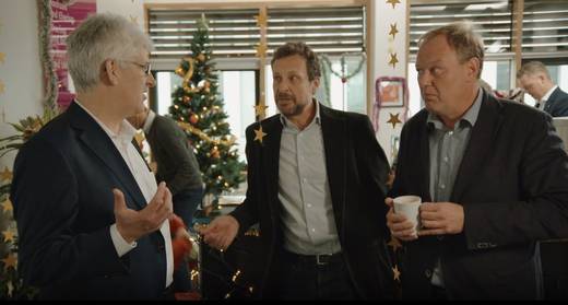 Wilfried Urner, Georg Agnes und Timo Schneckenburger (v.l.) im HD+-Weihnachtsvideo.