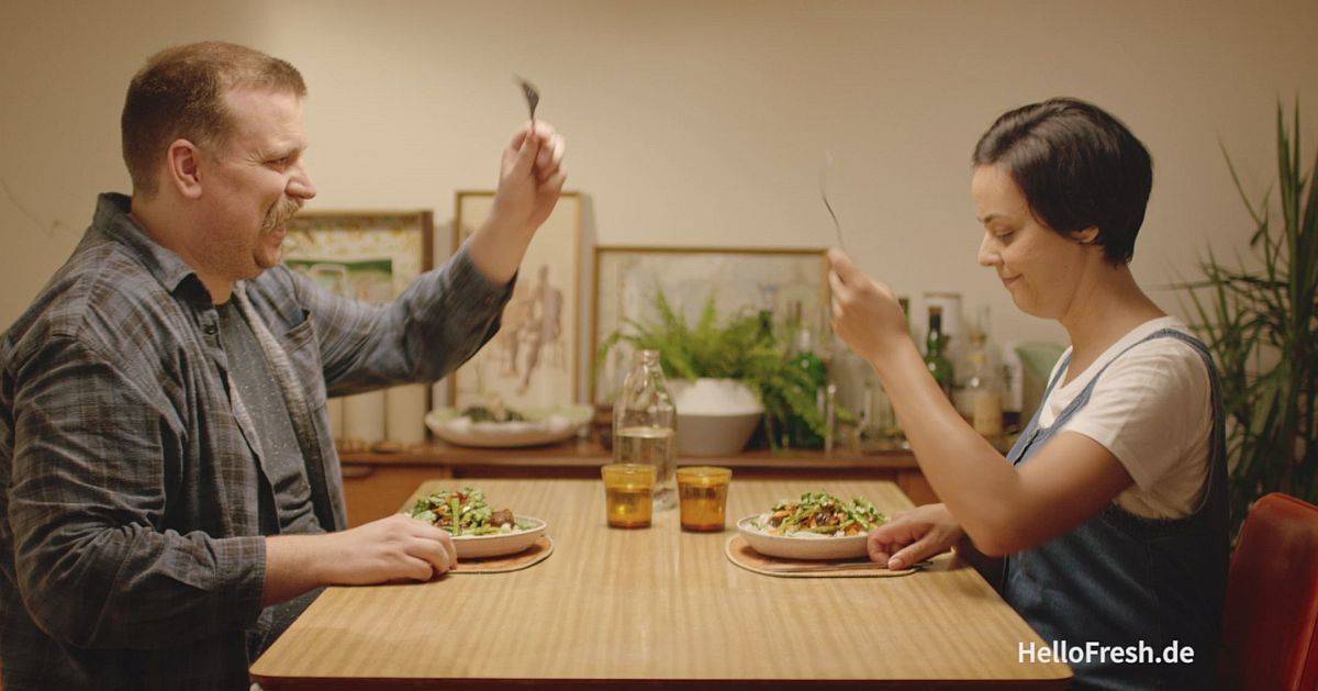 Im Spot sind echte Kunden von HelloFresh zu sehen. 