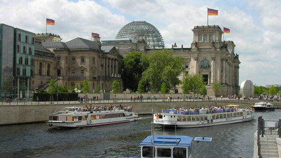 Viele junge Leute zieht es in deutsche Metropolen, wie Berlin.
