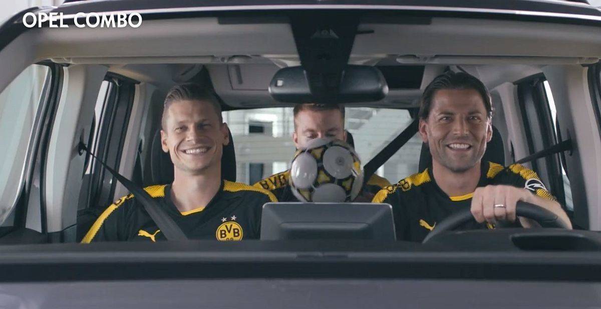 Fakten-Check im Opel Combo mit BVB-Stars.