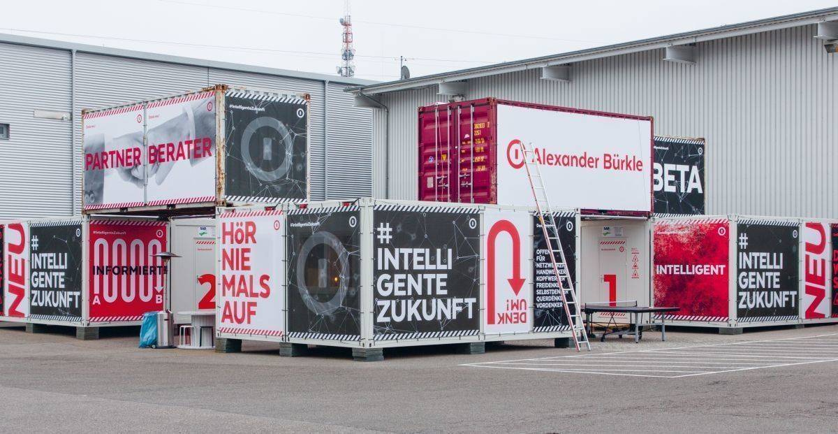 Eine ungewohnte Denkwerkstatt: die zwölf Container auf dem Platz der Hauptniederlassung.