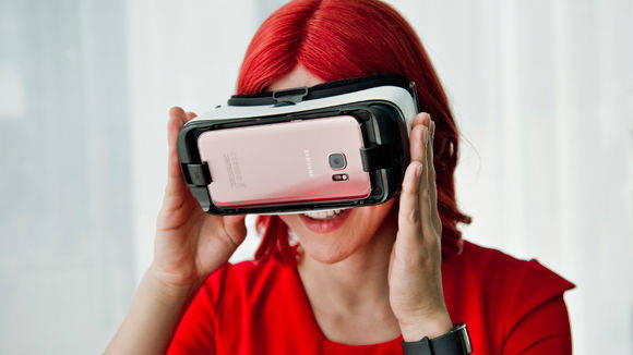 Samsung wird seine neue VR-Brille Gear VR auf der IFA präsentieren.