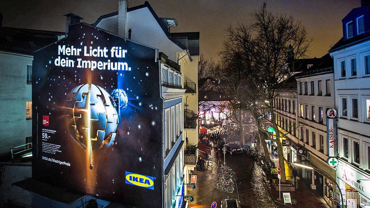 Ikea und UAM brachten eine Hamburger Hauswand im Dezember zum Leuchten...