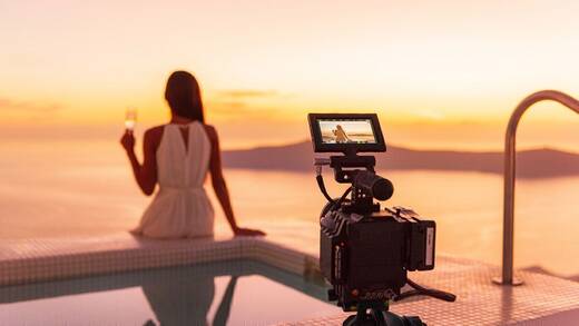 Vier Influencerinnen stehen auf der neuen Website der ASA.Copyright: Fotolia