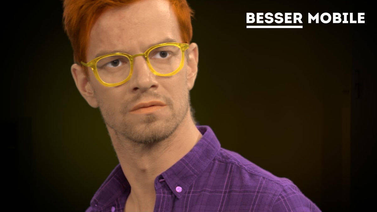 Joko Winterscheidt macht sich über die Mobilfunkkonkurrenz lustig.