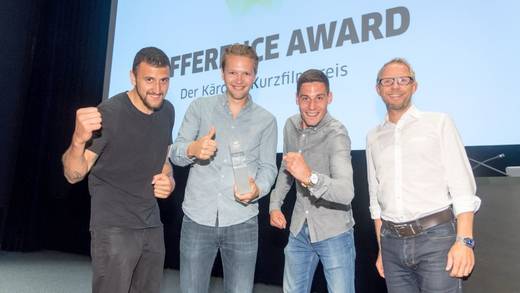 Die Sieger Paul Powaljaew, Philip Chrobot und Andre Herger mit Kärcher-Marketer Bernd Rützler (v.l.)