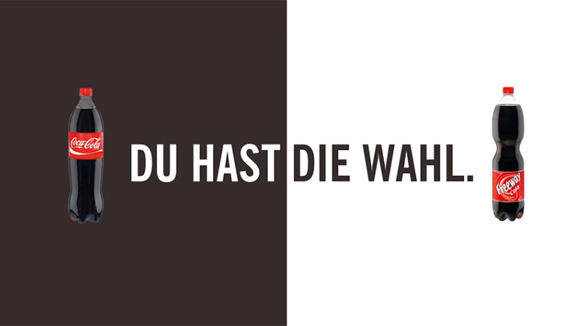 Lidl lässt in der neuen Kampagne Markenprodukte gegen Eigenmarken antreten.
