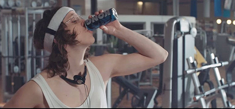 Zielgruppe Jugendliche: Lidl bewirbt seinen Energydrink Kong Strong mit schrägen Onlinefilmen.