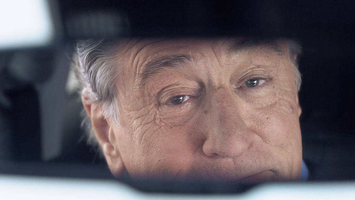 "Hi, ich bin Robert De Niro. Aber das wissen Sie ja." Der Schauspieler wirbt für das E-Auto von Kia namens e-Niro.