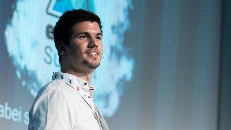 Tobias Benz ist Studienleiter E-Sports an der Hochschule für Angewandtes Management (HFAM)