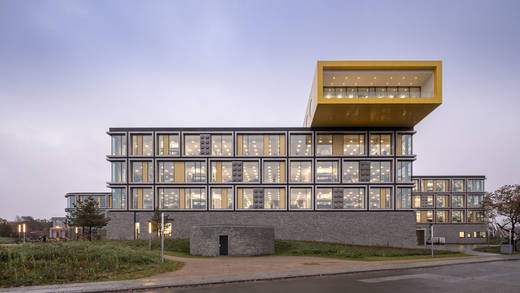 Der Lego-Campus von außen.