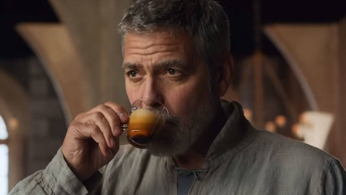 Langzeit-Testimonial George Clooney zeigt sich für Nespresso ritterlich. 