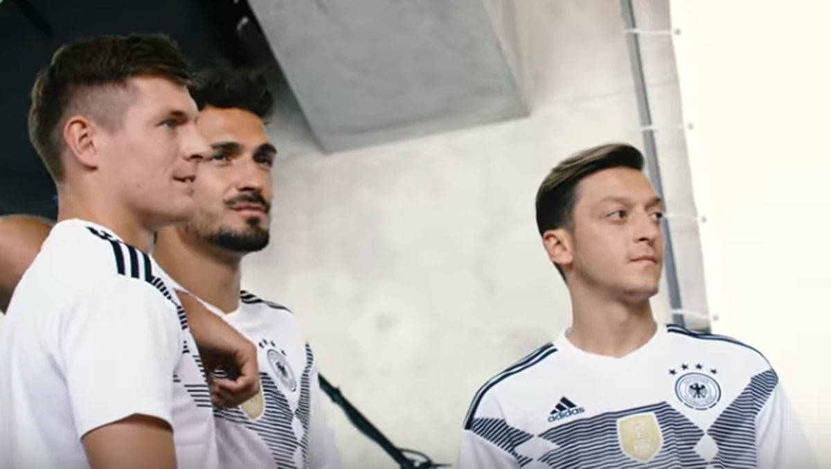 Die Nationalspieler in neuem Outfit.