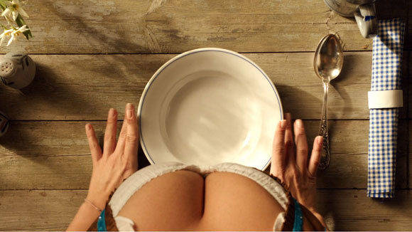 Laut Mafo.de muss Erasco dringend am Image feilen. Der neue Spot von Scholz & Friends Hamburg soll dabei helfen.