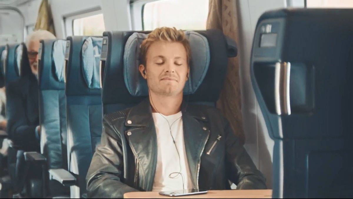 Szene aus dem neuen Bahn-Spot mit Nico Rosberg.