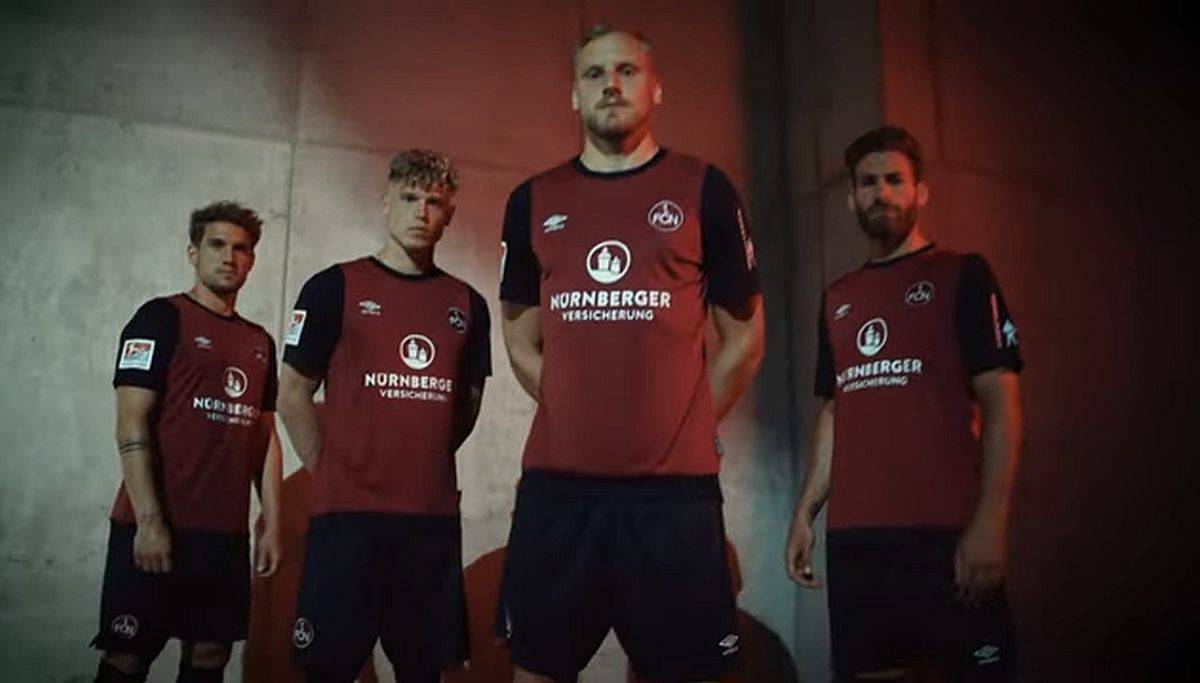 "Wir sind der Club": Kampagne des Trikotsponsors Nürnberger Versicherung.